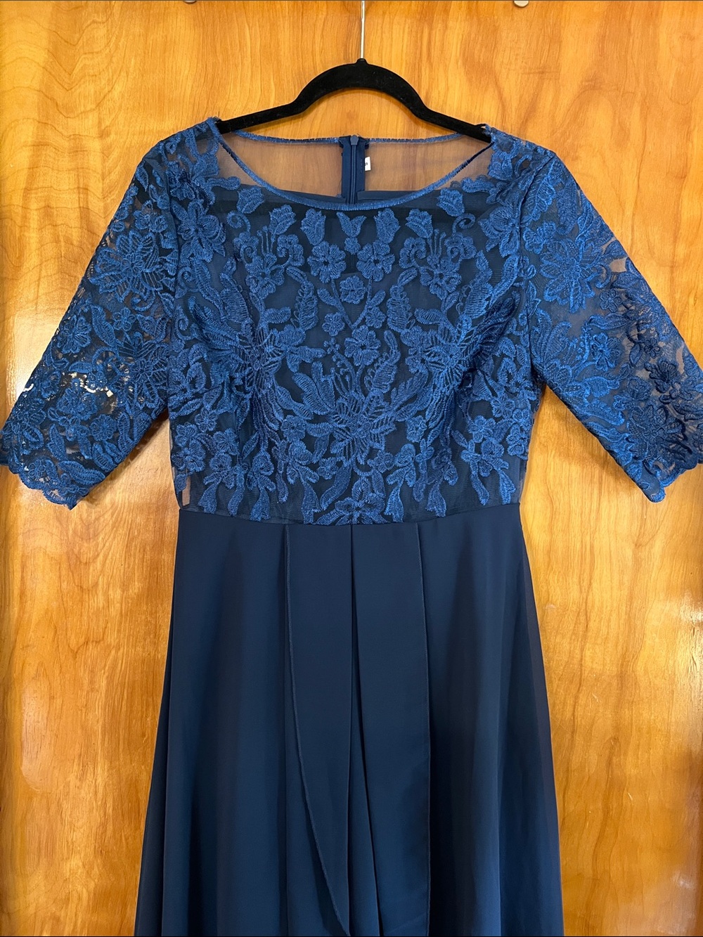 Elegant Navy Lace Bodice Dress - Picture 4 of 7